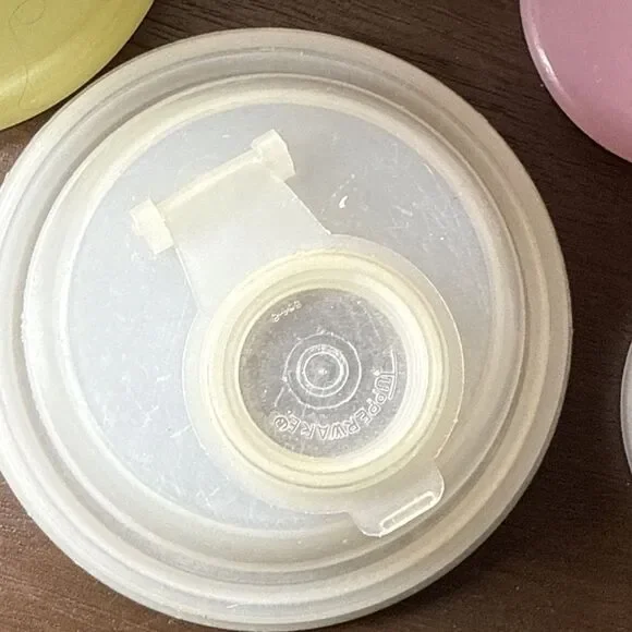 Vtg Yellow Tupperware Quick Shake Mix Container Shaker w/ Lid & Pink Tumbler - Picture 6 of 10